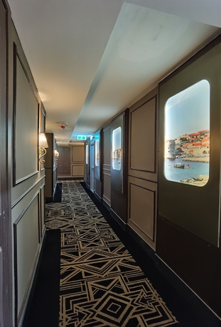 Imagen de los interiores del Hotel The Coach Sukhumvit / Asok Bts Bangkok By Compass Hospitality. Foto 15