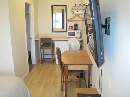 Imagen de la habitación del Hotel The Coastal Inn and Suites. Foto 6