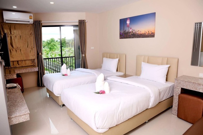 Imagen de los exteriores del Hotel The Coconut. Foto 13