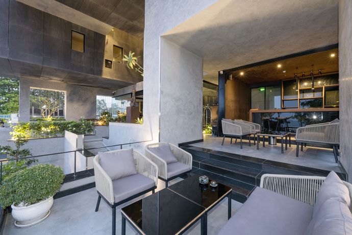 Imagen del bar/restaurante del Hotel The Code and Spa. Foto 2