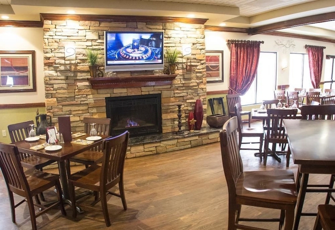 Imagen del bar/restaurante del Hotel The Colonial, Gardner. Foto 4