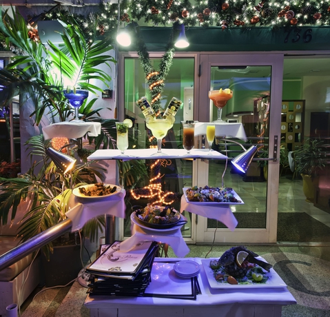 Imagen del bar/restaurante del Hotel The Colony. Foto 6