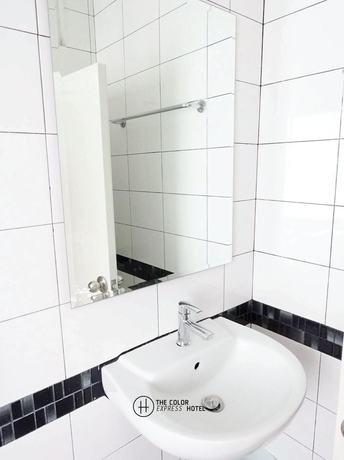 Imagen de la habitación del Hotel The Color Express. Foto 6