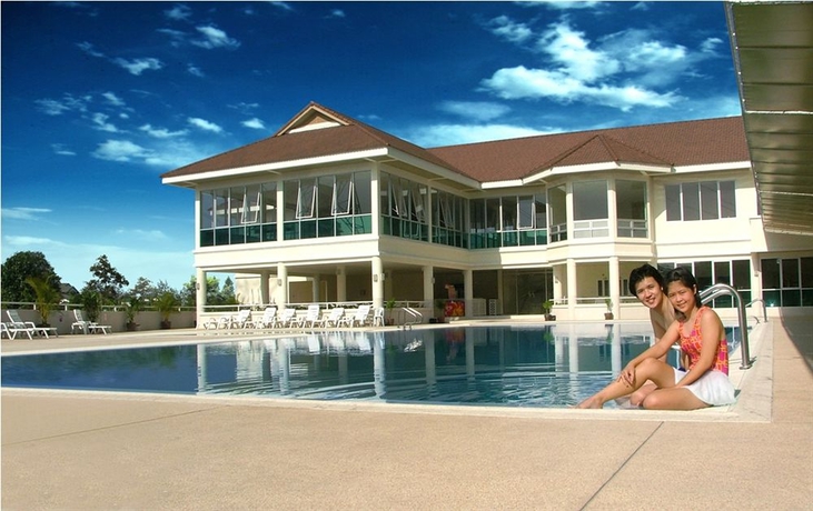Imagen de la piscina del Hotel The Color Living. Foto 8