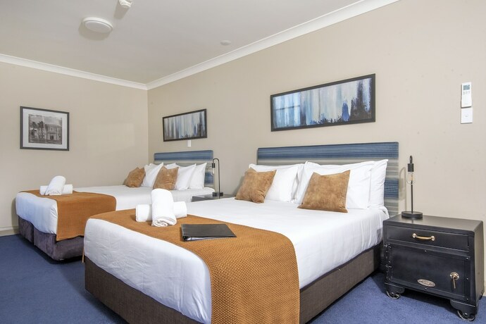 Imagen de la habitación del Hotel The Com Plex Motel. Foto 19