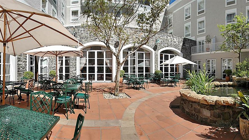 Imagen de los exteriores del Hotel The Commodore, Cape Town. Foto 9