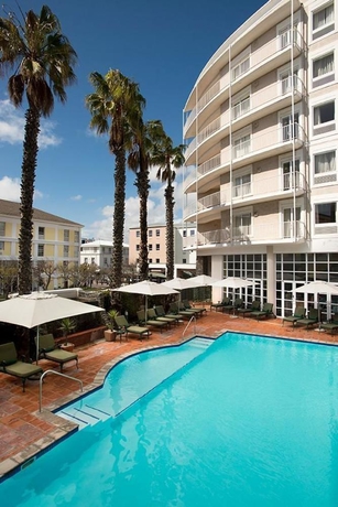 Imagen de la piscina del Hotel The Commodore, Centro Ciudad Cape Town. Foto 12