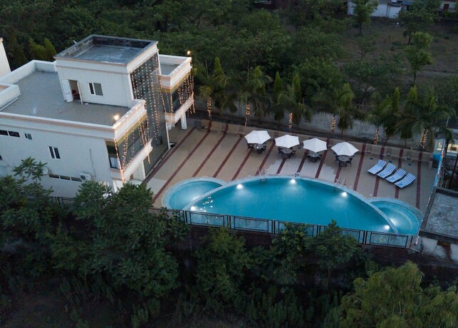 Imagen general del Hotel The Competent Palace. Foto 12