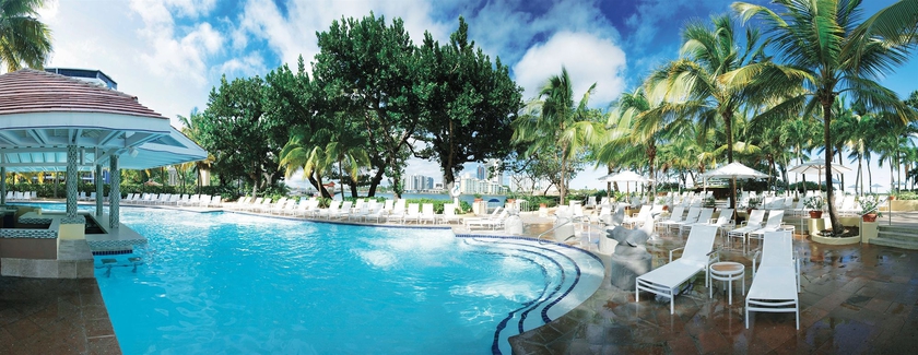 Imagen de la piscina del Hotel The Condado Plaza Hilton. Foto 15