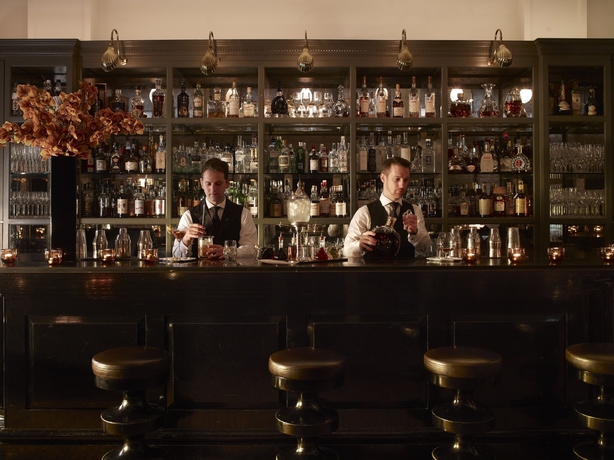 Imagen del bar/restaurante del Hotel The Connaught. Foto 6