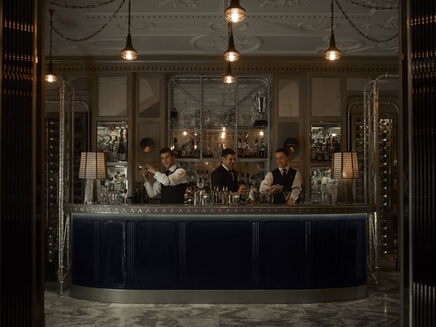 Imagen del bar/restaurante del Hotel The Connaught. Foto 7