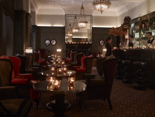 Imagen del bar/restaurante del Hotel The Connaught. Foto 8