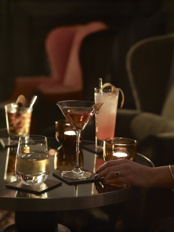Imagen del bar/restaurante del Hotel The Connaught. Foto 11