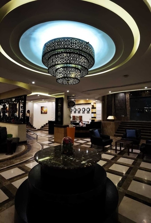 Imagen de los interiores del Hotel The Continent Residence. Foto 11