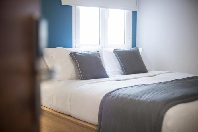 Imagen de la habitación del Hotel The Convo Athens Riviera. Foto 16