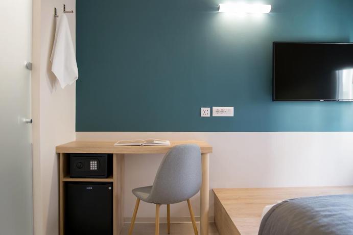 Imagen de la habitación del Hotel The Convo Athens Riviera. Foto 19