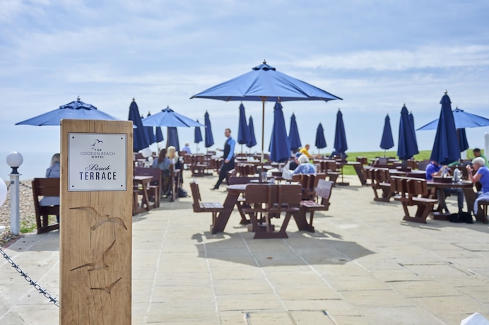 Imagen del bar/restaurante del Hotel The Cooden Beach. Foto 3