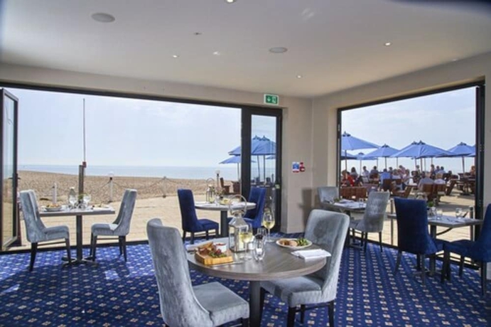 Imagen del bar/restaurante del Hotel The Cooden Beach. Foto 5