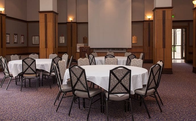 Imagen de los interiores del Hotel The Cook and Conference Center. Foto 9