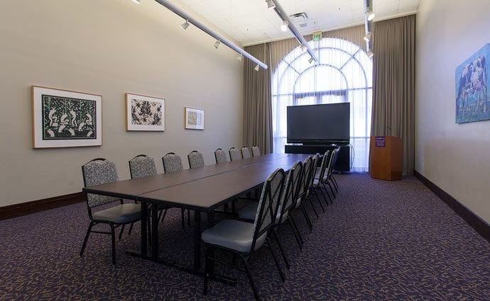 Imagen de los interiores del Hotel The Cook and Conference Center. Foto 10