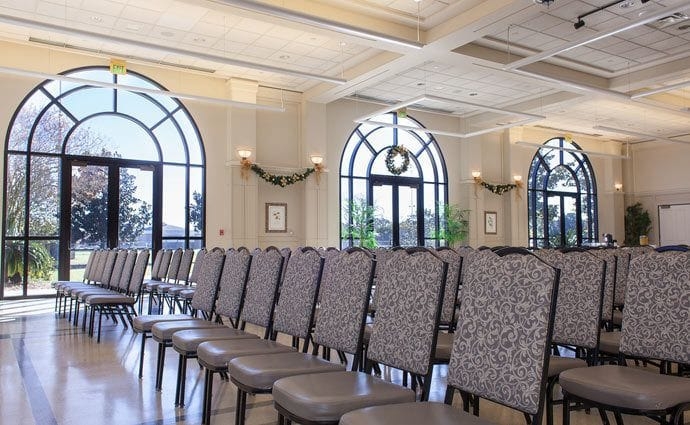 Imagen de los interiores del Hotel The Cook and Conference Center. Foto 11