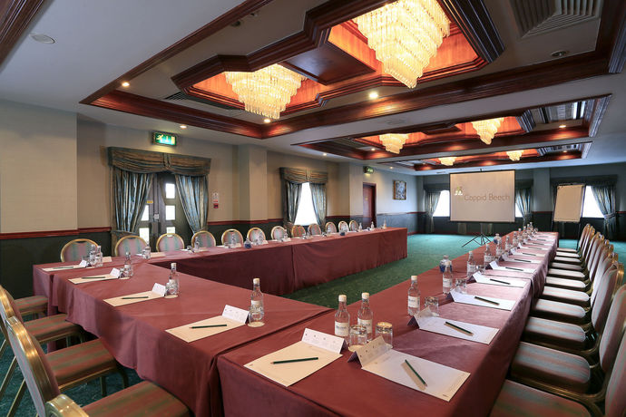 Imagen de los interiores del Hotel The Coppid Beech. Foto 10