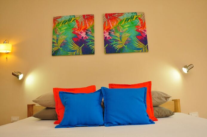 Imagen de la habitación del Hotel The Coral Beach Club. Foto 17