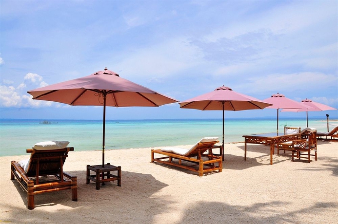 Imagen de los exteriores del Hotel The Coral Blue Oriental Beach Villas and Suites. Foto 15