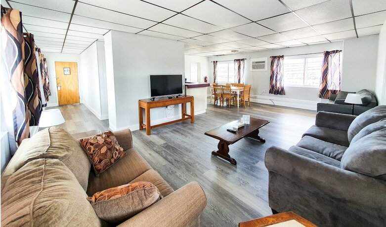 Imagen de la habitación del Hotel The Coral Sands Motel. Foto 16