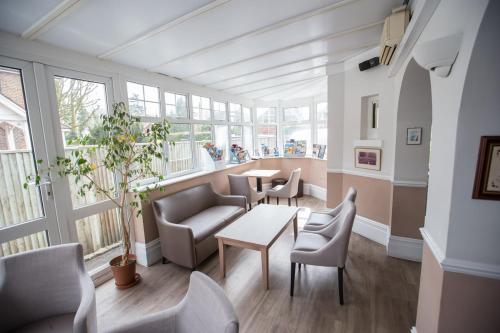 Imagen general del Hotel The Corner House Gatwick. Foto 2