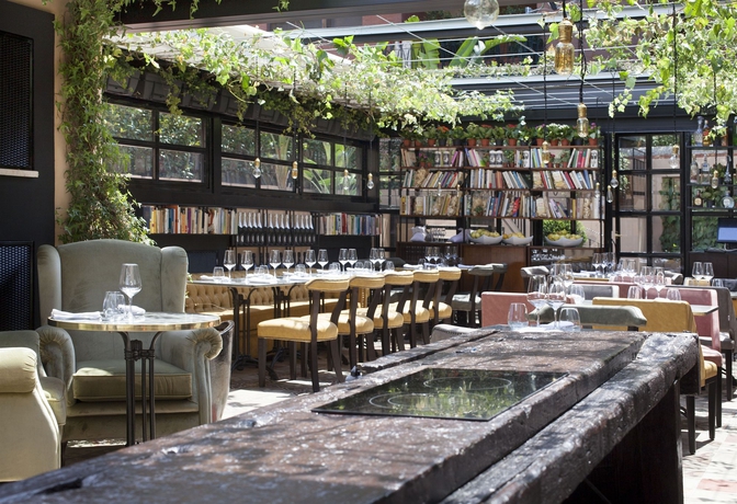 Imagen del bar/restaurante del Hotel The Corner Roma. Foto 7