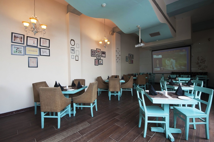 Imagen del bar/restaurante del Hotel The Corus. Foto 2