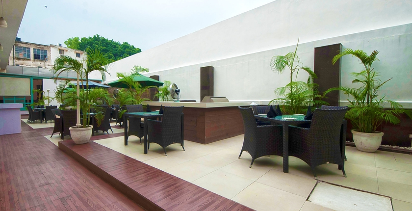 Imagen de los exteriores del Hotel The Corus. Foto 11