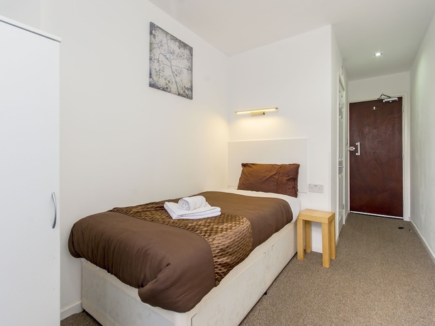 Imagen de la habitación del Hotel The Cotswold. Foto 16