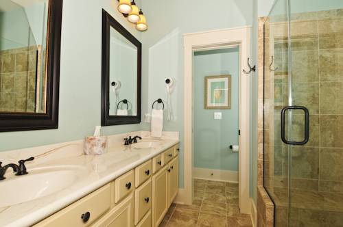 Imagen de la habitación del Hotel The Cottages At North Beach Plantation. Foto 14