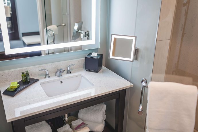 Imagen de la habitación del Hotel The Cotton Sail, Tapestry Collection By Hilton. Foto 11