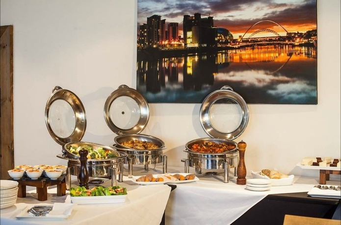 Imagen del bar/restaurante del Hotel The County Hotel Newcastle. Foto 2