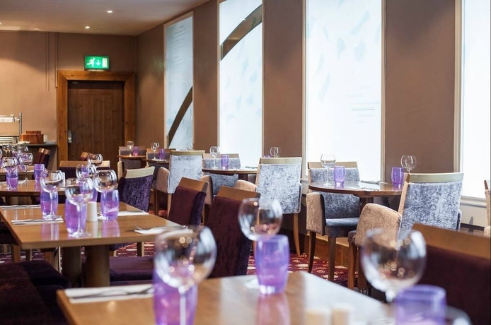 Imagen del bar/restaurante del Hotel The County Hotel Newcastle. Foto 3