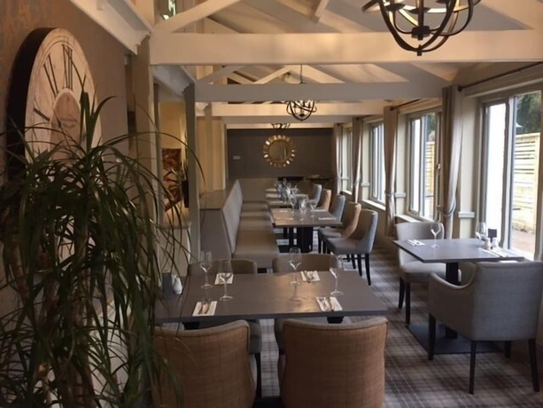 Imagen del bar/restaurante del Hotel The County Lodge and Brasserie. Foto 3