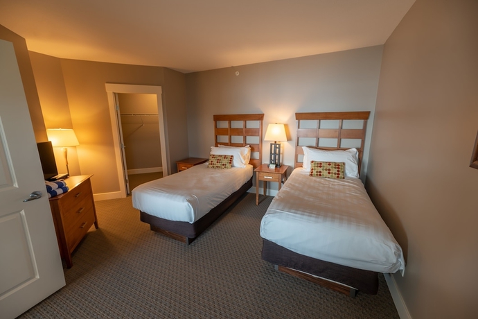 Imagen de la habitación del Hotel The Cove Lakeside Resort. Foto 9