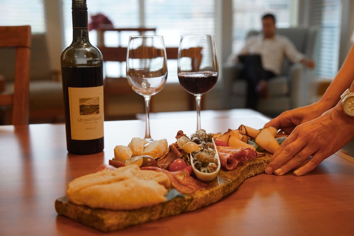 Imagen de la habitación del Hotel The Cove Lakeside Resort. Foto 11