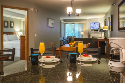 Imagen de la habitación del Hotel The Cove Of Lake Geneva. Foto 2