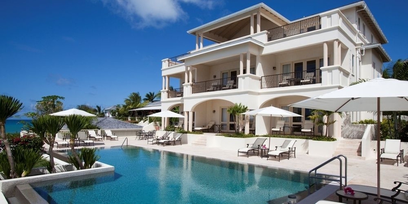 Imagen de la piscina del Hotel The Cove Suites At Blue Waters Resort and Spa. Foto 16