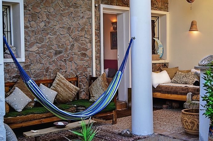 Imagen general del Hotel The Cozy Beach House. Foto 2