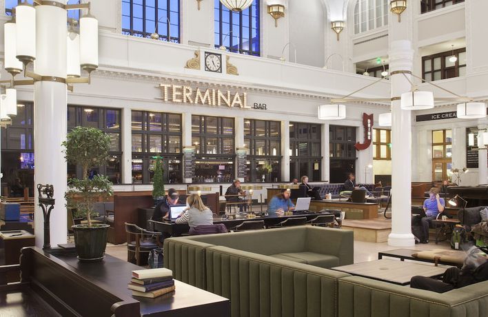 Imagen del bar/restaurante del Hotel The Crawford. Foto 2