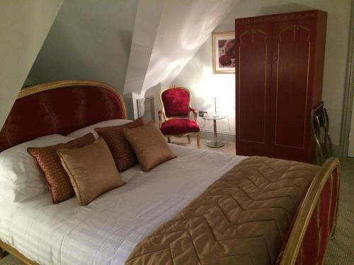 Imagen de la habitación del Hotel The Crescent Turner. Foto 8