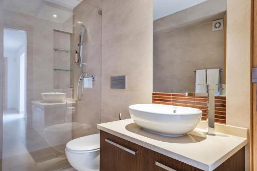 Imagen de la habitación del Hotel The Crest. Foto 10