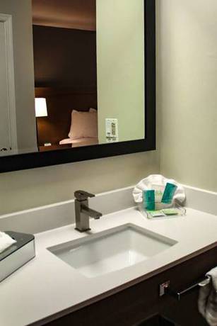 Imagen de la habitación del Hotel The Crestview. Foto 2