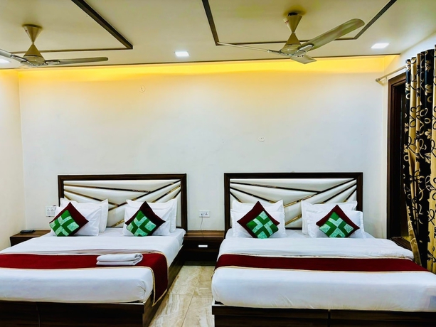 Imagen de la habitación del Hotel The Crown, Agra. Foto 2