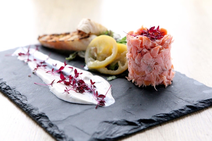 Imagen del bar/restaurante del Hotel The Crown At Playhatch. Foto 7